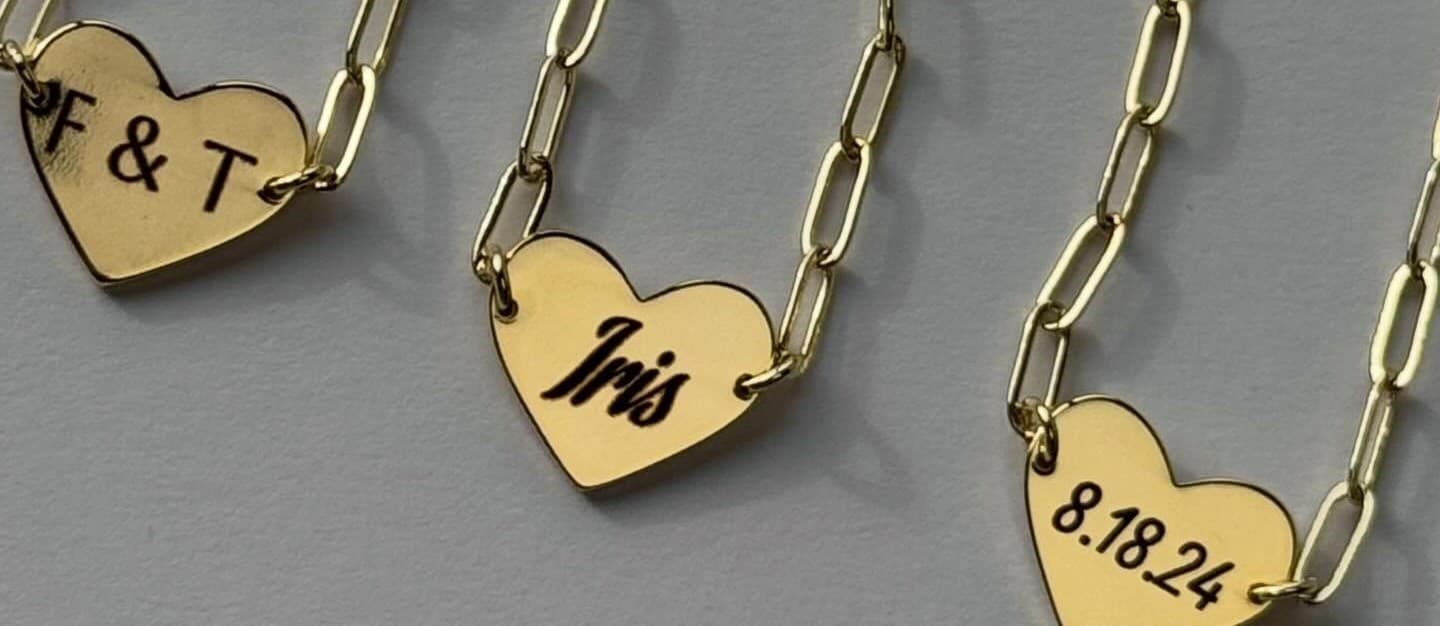 5 Sis Kiss Pieces Worth Gifting This Season (And Who They're For)